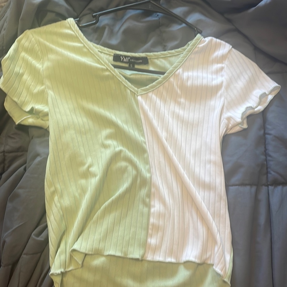 Split color tee.